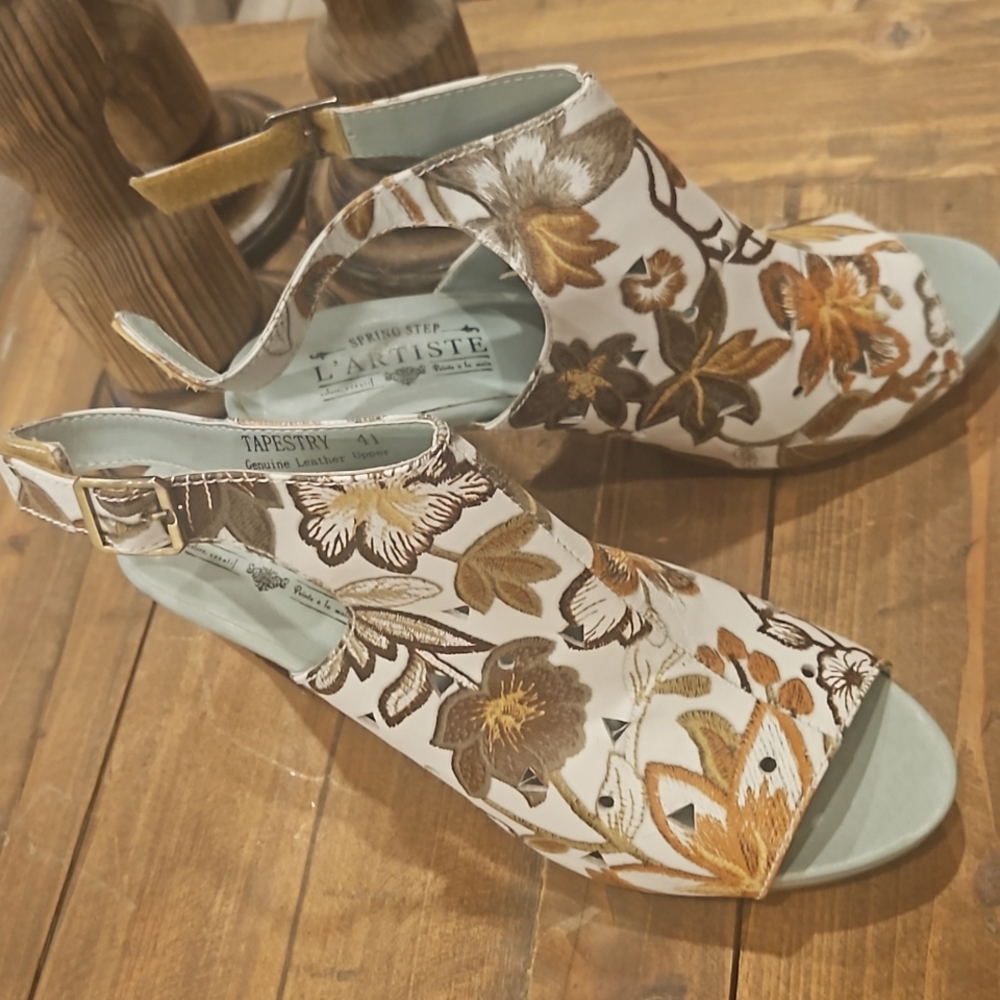 Spring Step L'Artiste Tapestry Sandal